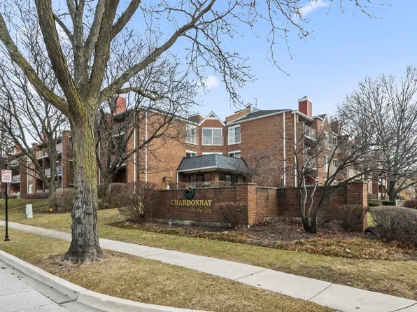 805 Leicester Rd #B115, Elk Grove Village, IL 60007