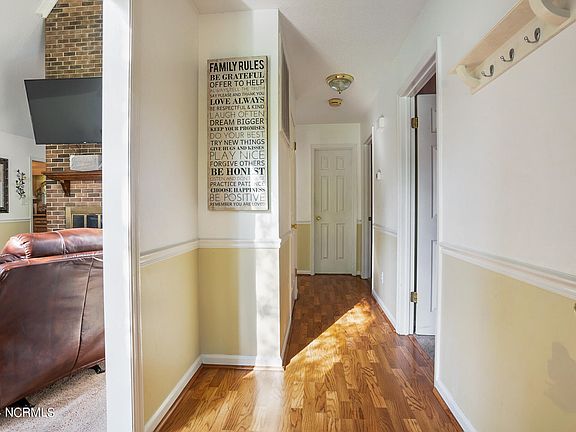 4th image of 2203 Dogwood Lane