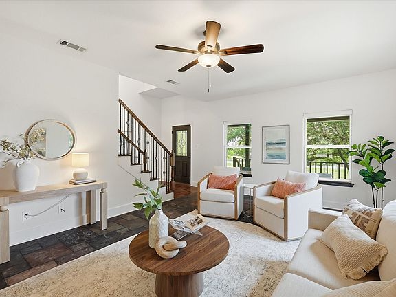 2nd image of 1007 Pioneer Cir W