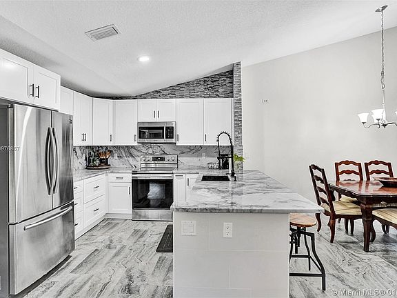 4th image of 8062 Cassia Dr #8062