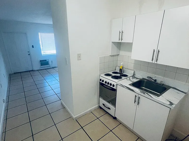 6341 Pembroke Rd — Photo 1