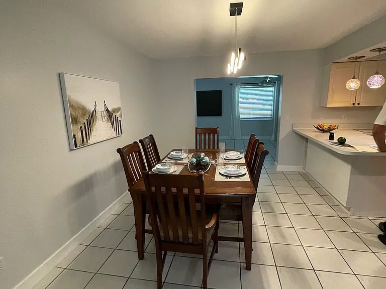 205 Lake Gene Dr — Photo 2
