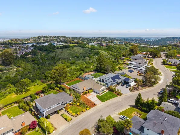 2724 Comstock Cir, Belmont, CA 94002