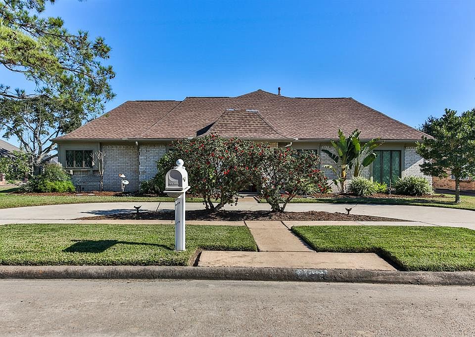 1st image of 2433 Killarney Cir