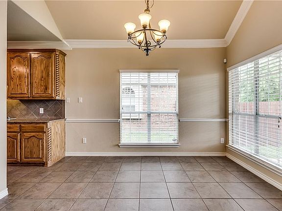 5th image of 2412 Trailview Dr