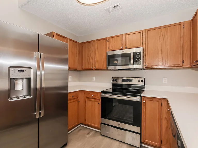 11926 Stewarts Crossing Dr — Photo 8