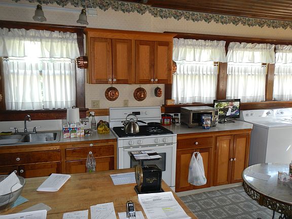 Kitchen - Center Island