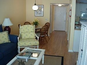 4th image of 1524 Wood Ave APT 205