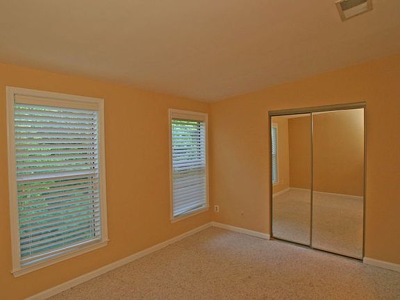 4th image of 5915 Saint Giles Way