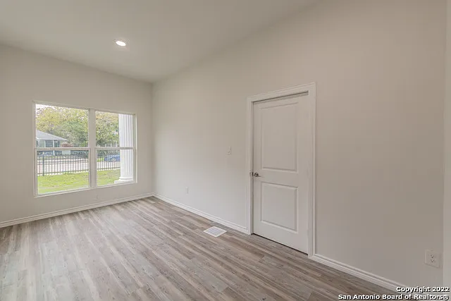 121 W Highland Blvd #101 — Photo 8