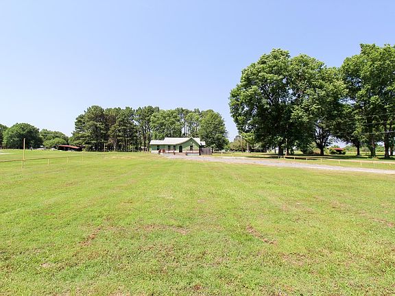 3rd image of 2790 Highway 82 W