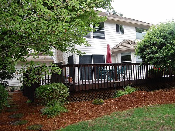3rd image of 16905 SE Fisher Dr