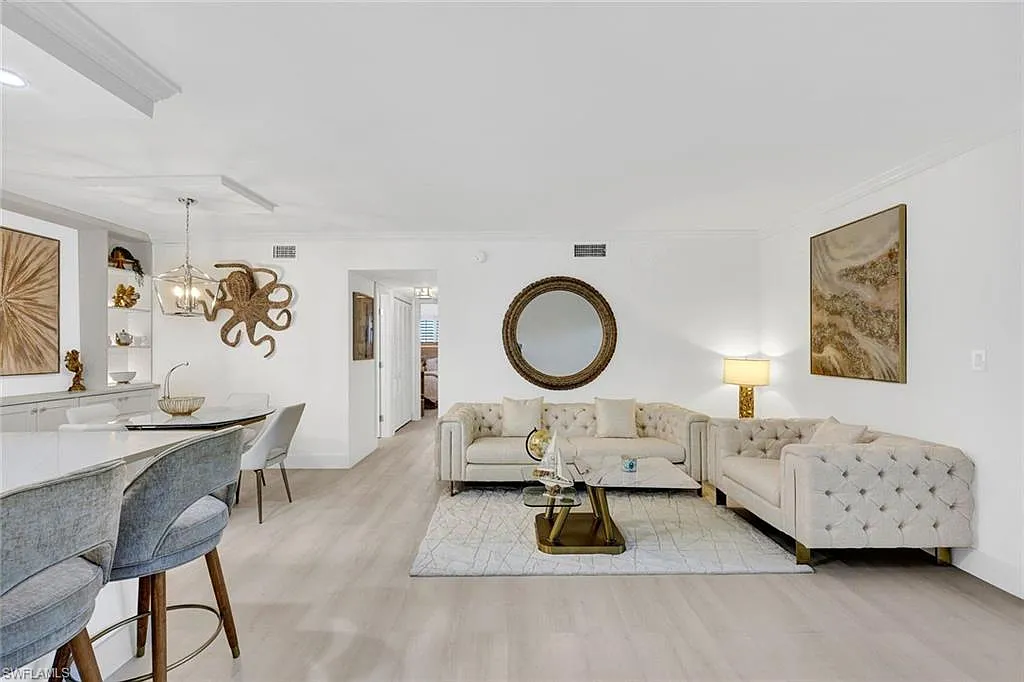 2 bed, 2.0 bath, 940 sqft, $10,000 — Photo 3