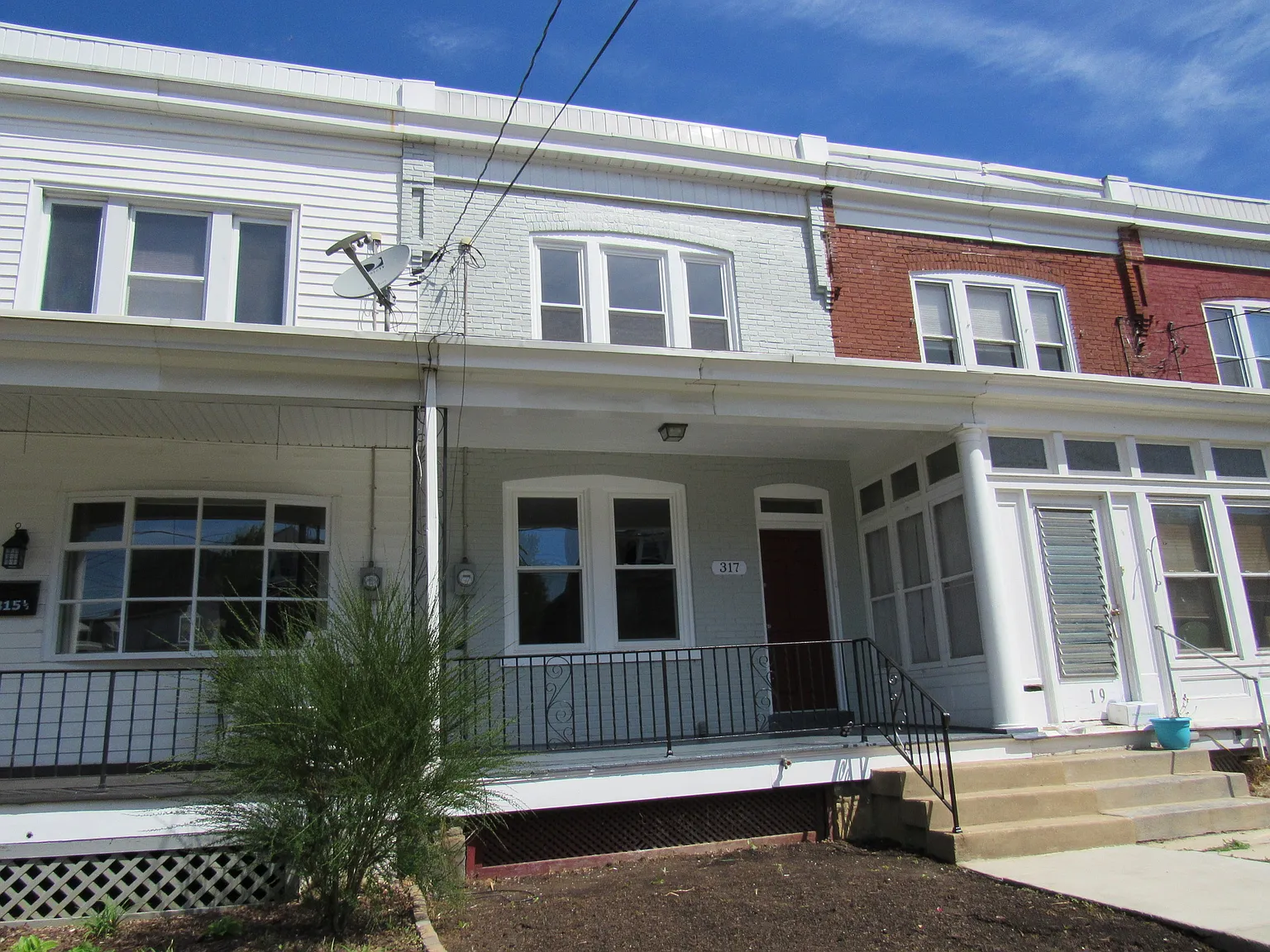 317 E Ross St photo 1