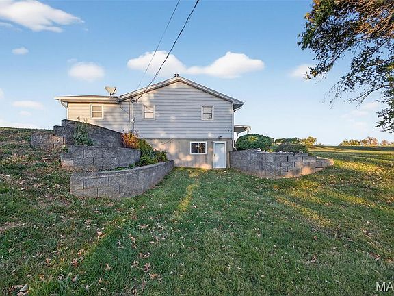 5th image of 1254 Sugar Loaf Hill Rd