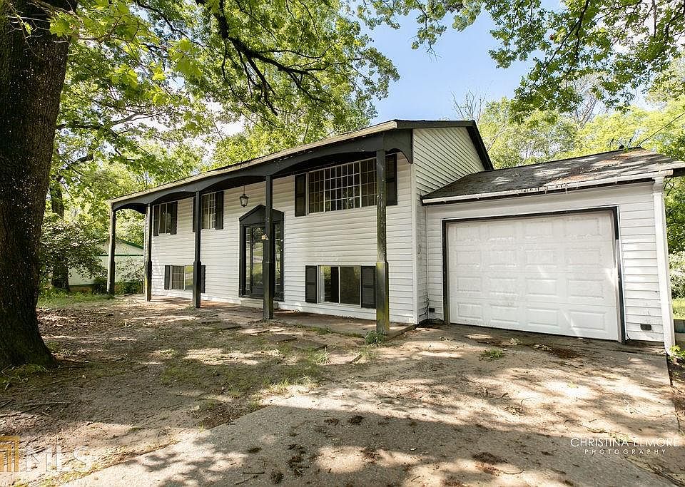 1st image of 407 Lakeshore Dr