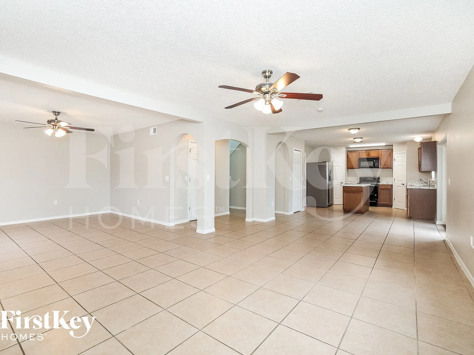 4 bed, 2.5 bath, 2222 sqft, $2,105 — Photo 4