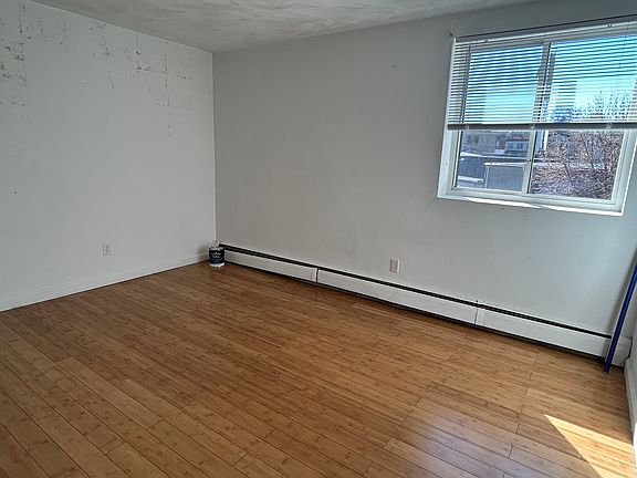 5th image of 18 Park Ave #18