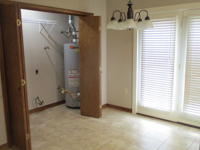 Utility area w/washer & dryer hook-ups
