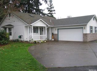 689 Mountain River Dr, Lebanon, OR 97355