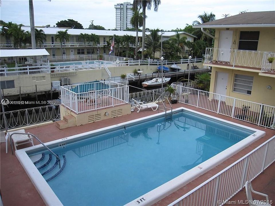 1st image of 1755 Venice Ln APT 6W