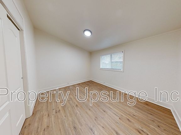 5th image of 1074 Bond St #1078