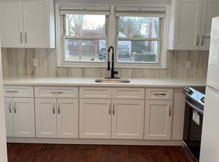 9 Norwich St, Huntington Station, NY 11746