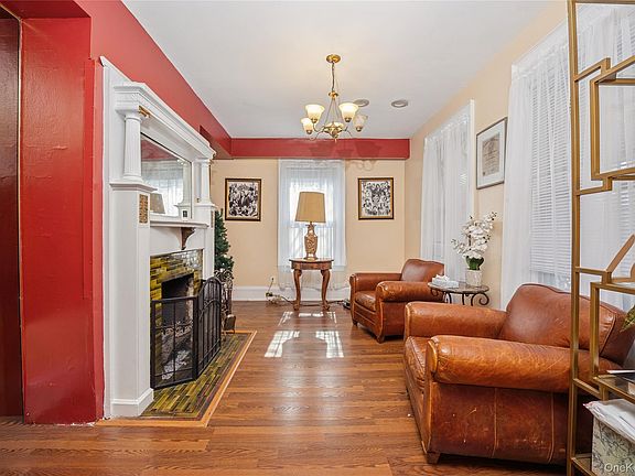 5th image of 7 The Court