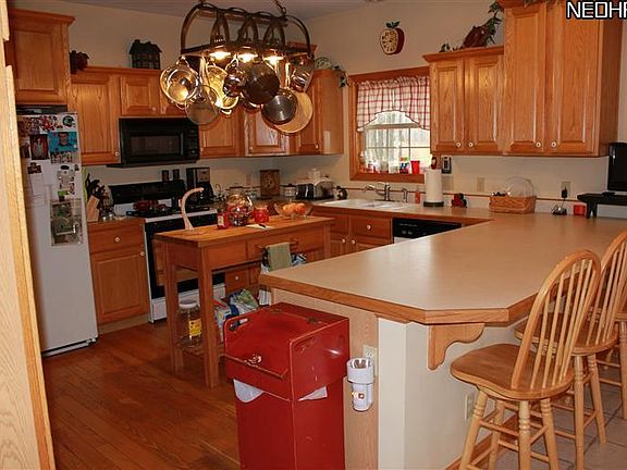 5th image of 4382 Stonegate Dr