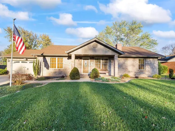 1704 Spruce Hill Dr, Belleville, IL 62221