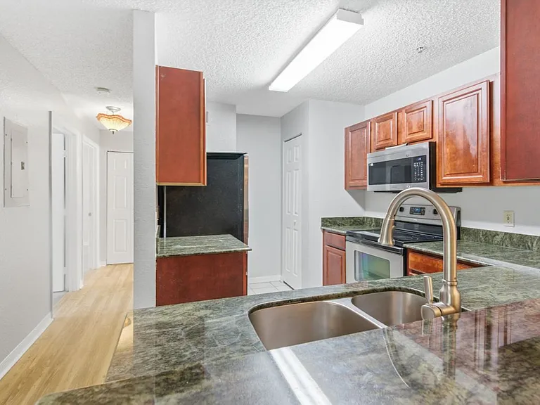 4240 Summer Landing Dr #106 — Photo 8