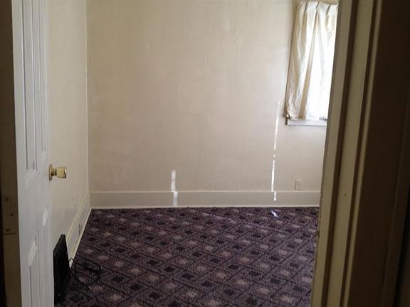 3rd image of 1901 Benham Ave