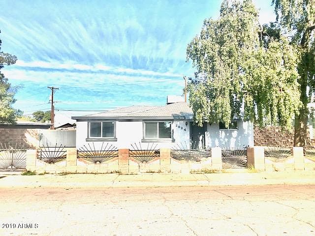 1st image of 2924 W Lawrence Ln