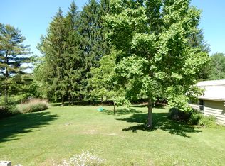 1210 Maple Dr, Hermitage, PA