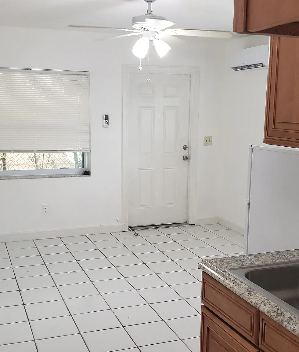Studio, 330 sqft, $1,200 — Photo 4