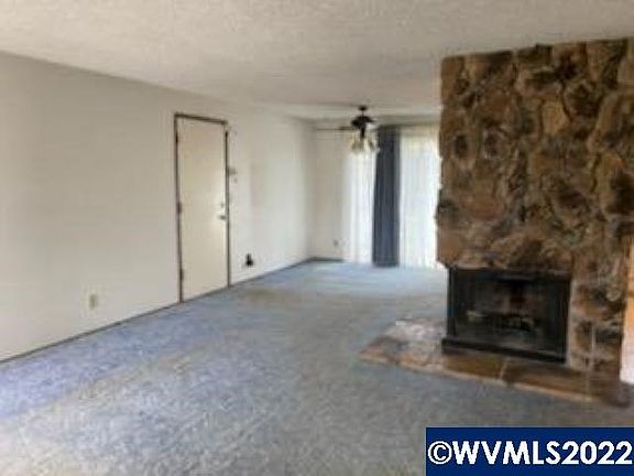 5th image of 4638 Squire Ct NE