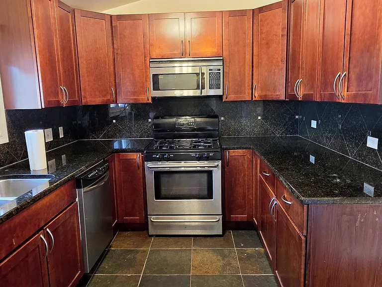 1417 Lake Ave #2 — Photo 4