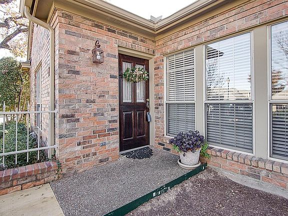 3rd image of 1219 Woodland Park Dr