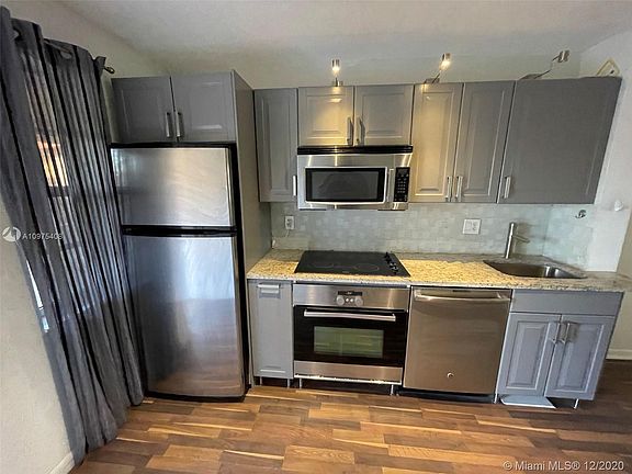 5th image of 95 NE 41st St APT O226