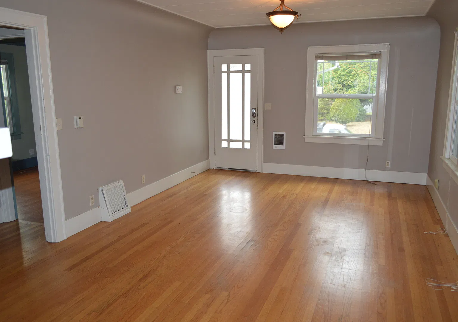 Spacious 2 bedroom in Tacoma — Photo 4