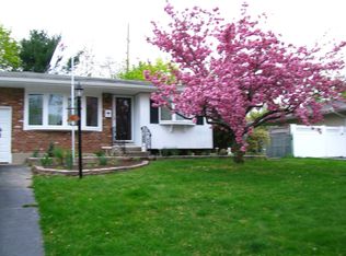 9 Copperbeech Rd, Saint James, NY 11780