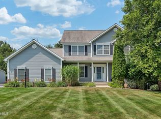 15 Lancaster Ct, Ballston Lake, NY 12019