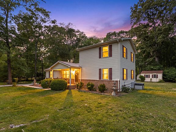 3rd image of 206 Inglewood Cir