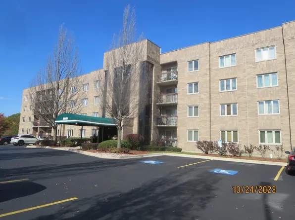 18600 Village West Dr APT 106, Hazel Crest, IL 60429