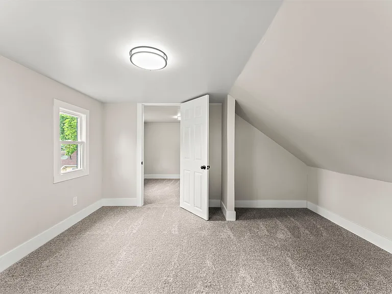 1021 S Maple Ave — Photo 19