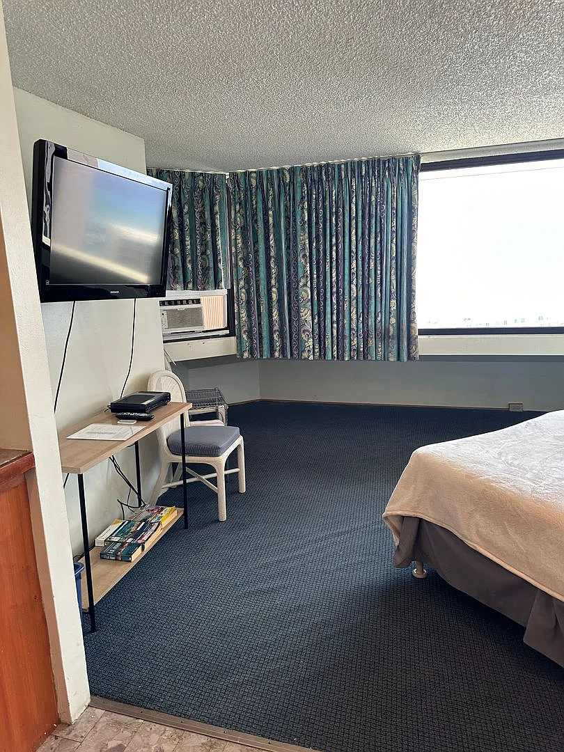Building Photo - 1700 Ala Moana Blvd #2904