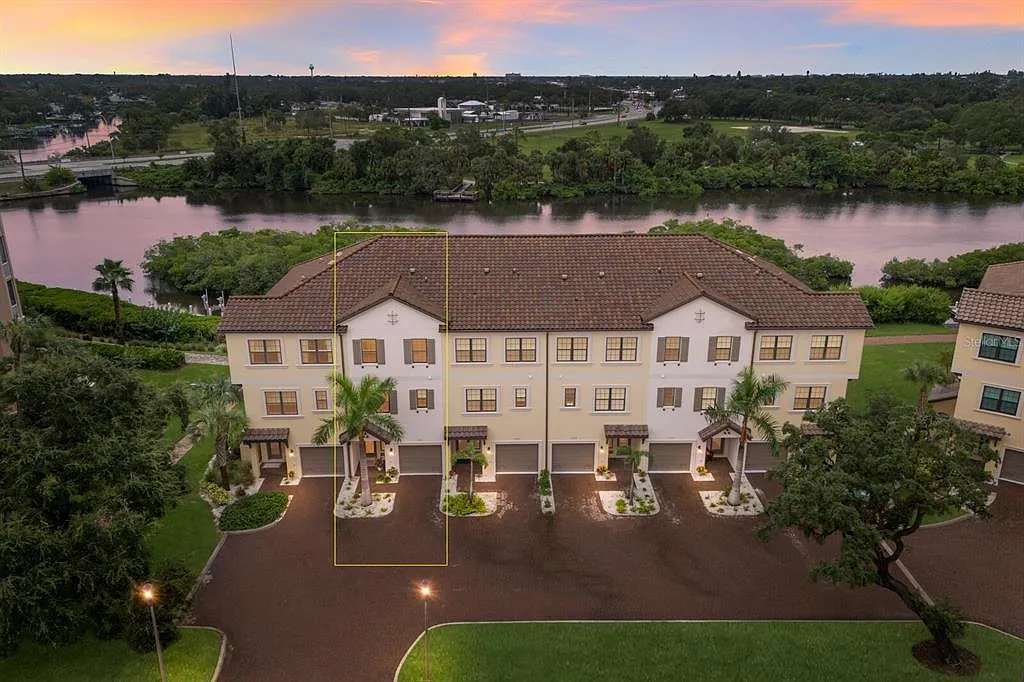 5565 Cannes Cir #5565, Sarasota FL - Owner Finance Home