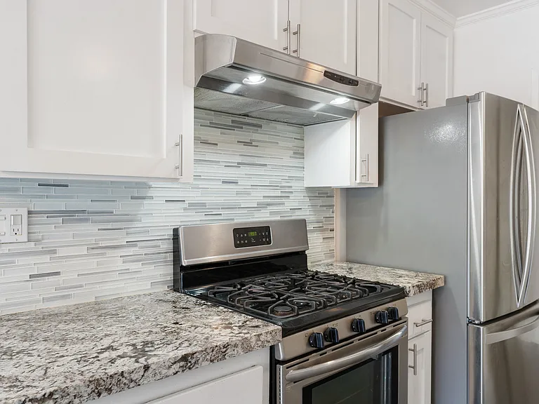 1410 S Bentley Ave #102 — Photo 7