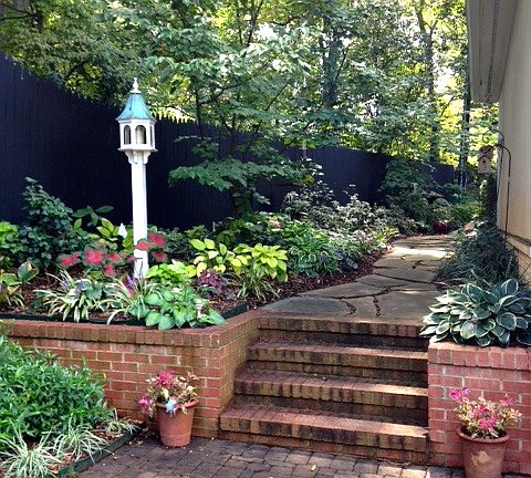 Side Garden to Garage Apt