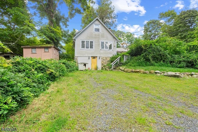 1st image of 20 Pershing Ave